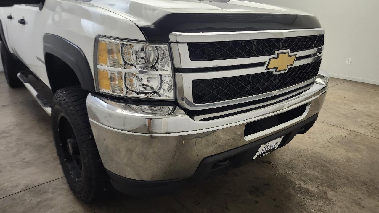 Chevrolet Silverado 2500HD Work Truck Crew Cab 4WD 2013