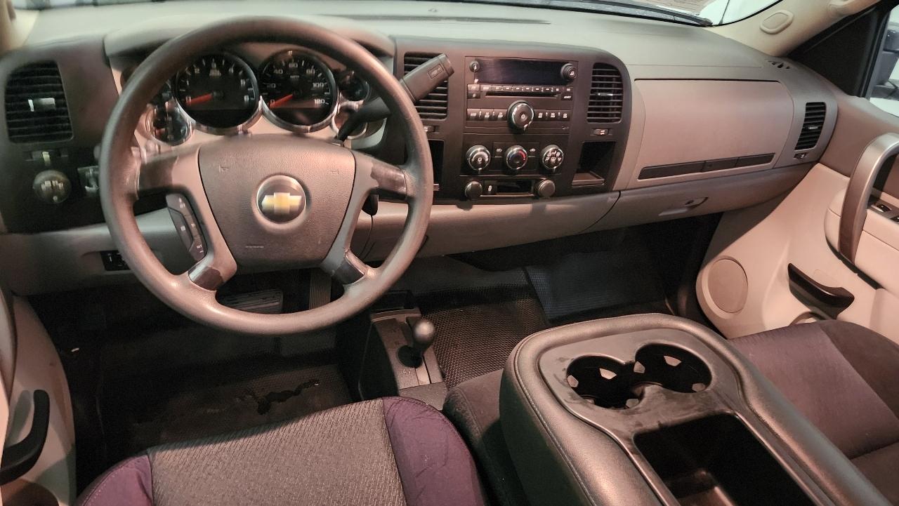 Chevrolet Silverado 2500HD Work Truck Crew Cab 4WD 2013