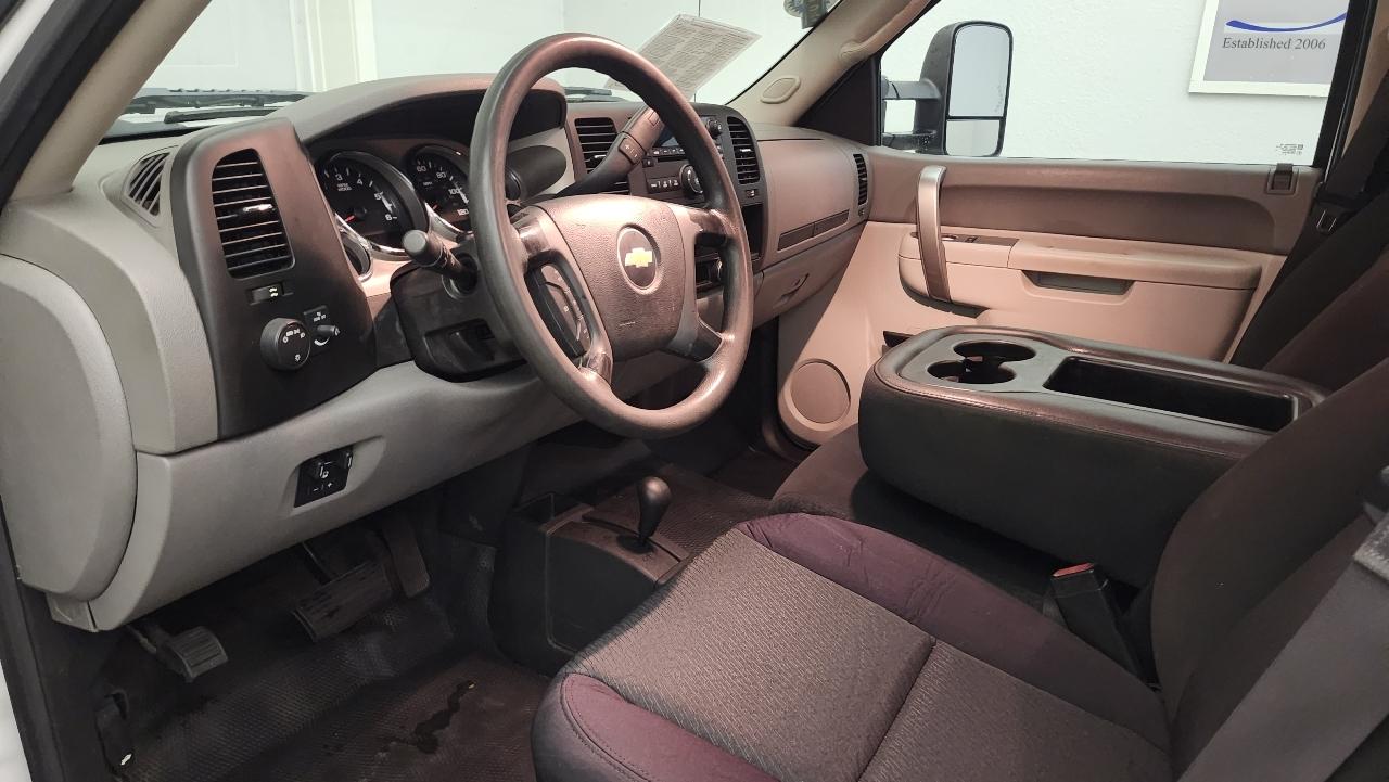 Chevrolet Silverado 2500HD Work Truck Crew Cab 4WD 2013