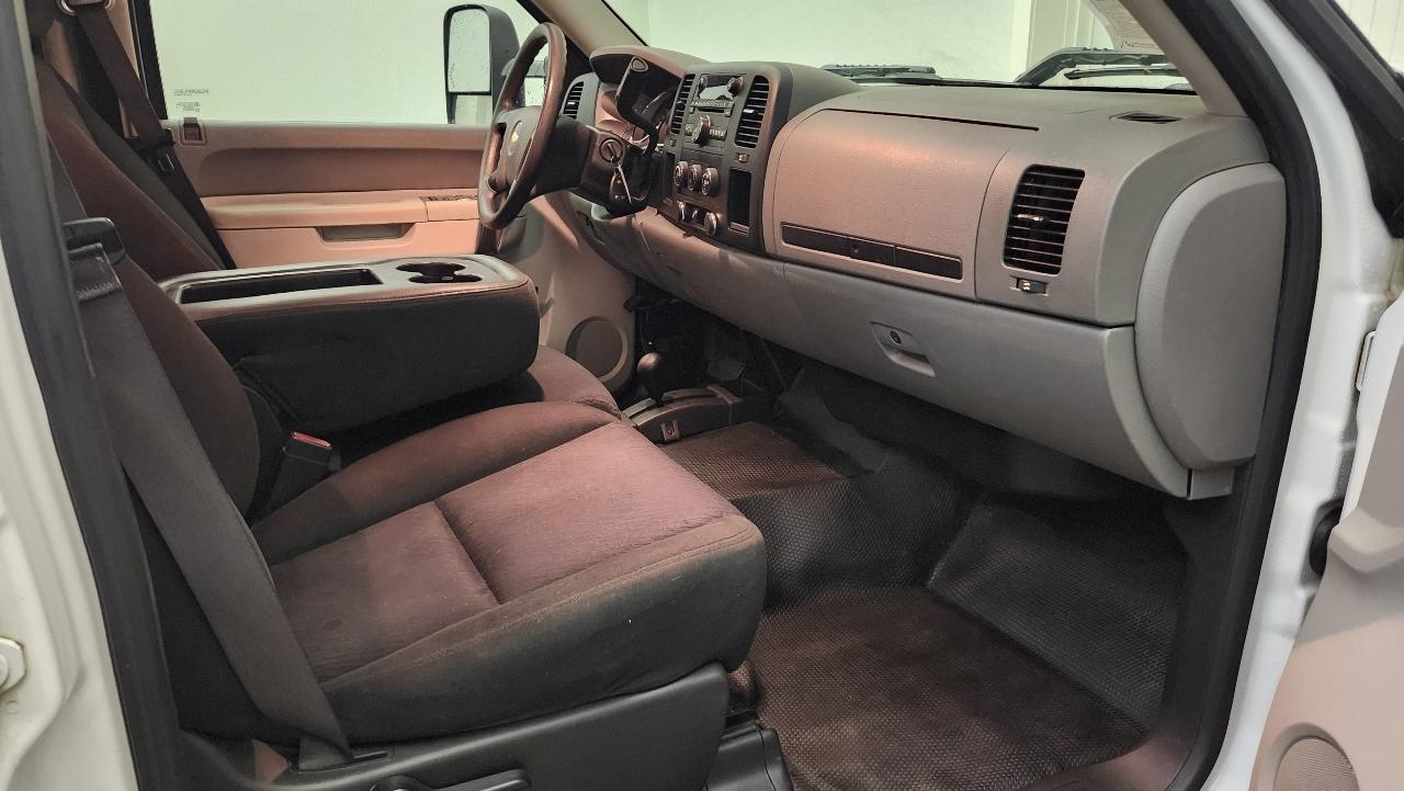 Chevrolet Silverado 2500HD Work Truck Crew Cab 4WD 2013