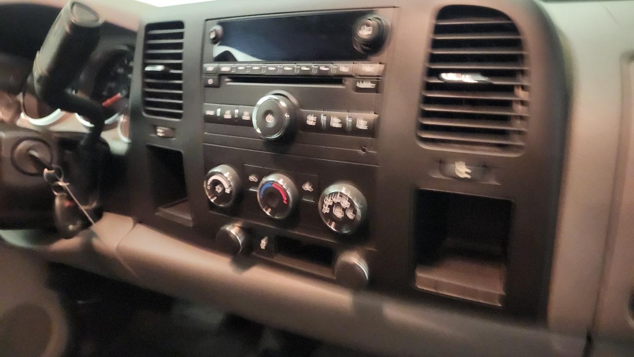 Chevrolet Silverado 2500HD Work Truck Crew Cab 4WD 2013