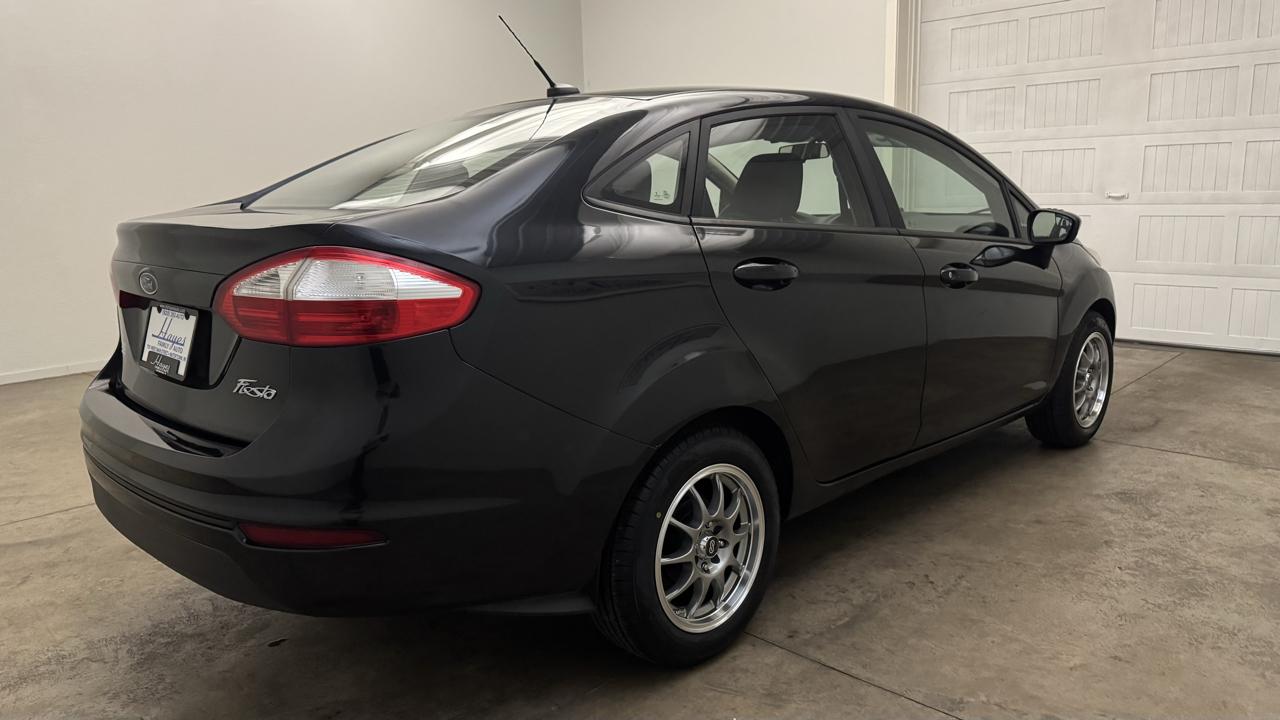 Ford Fiesta S Sedan 2015