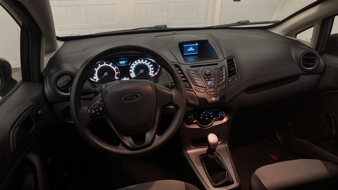 Ford Fiesta S Sedan 2015
