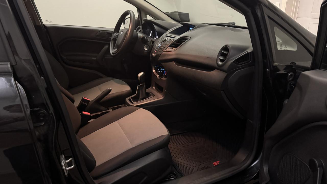 Ford Fiesta S Sedan 2015