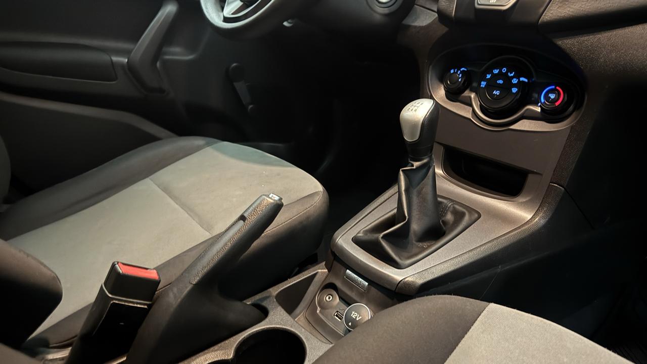 Ford Fiesta S Sedan 2015