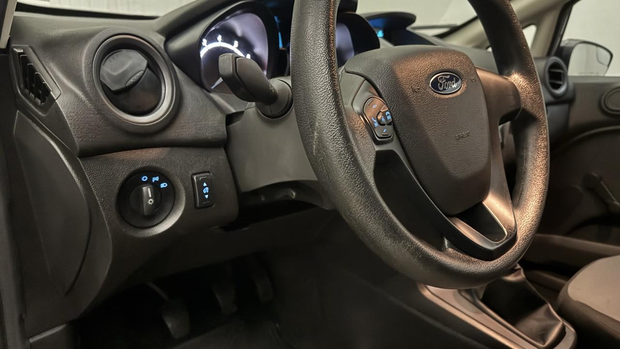 Ford Fiesta S Sedan 2015