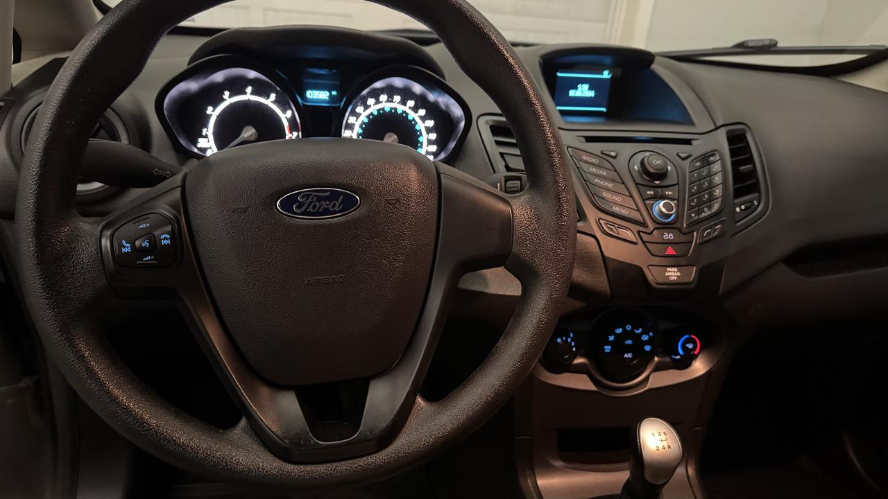 Ford Fiesta S Sedan 2015