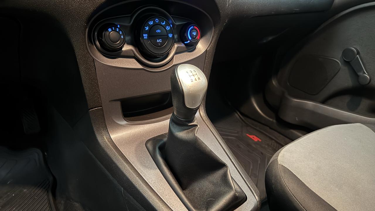 Ford Fiesta S Sedan 2015