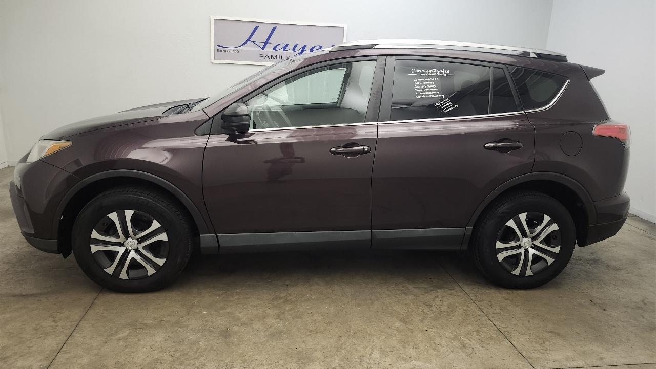 Toyota RAV4 LE AWD 2017