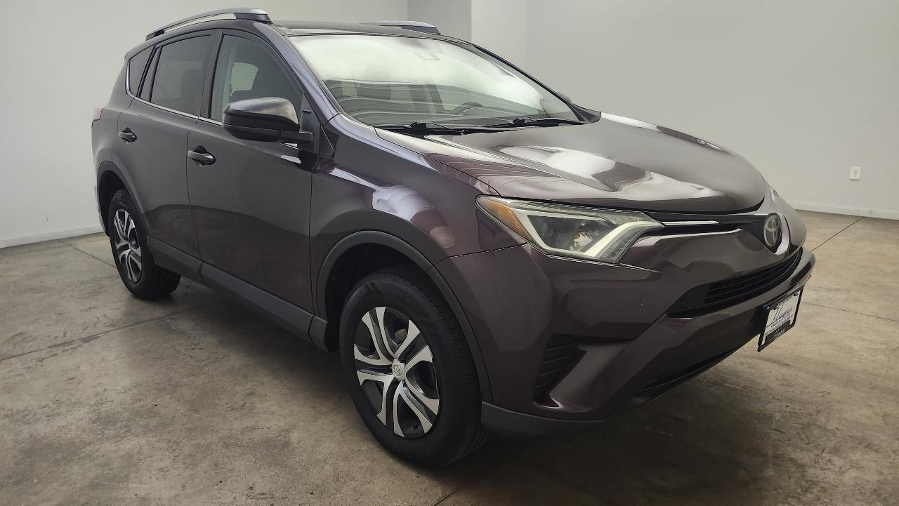 Toyota RAV4 LE AWD 2017