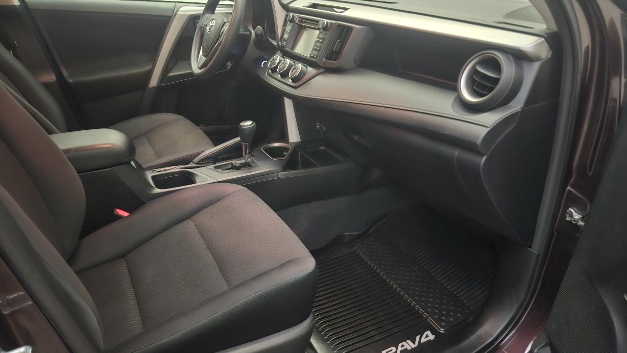 Toyota RAV4 LE AWD 2017