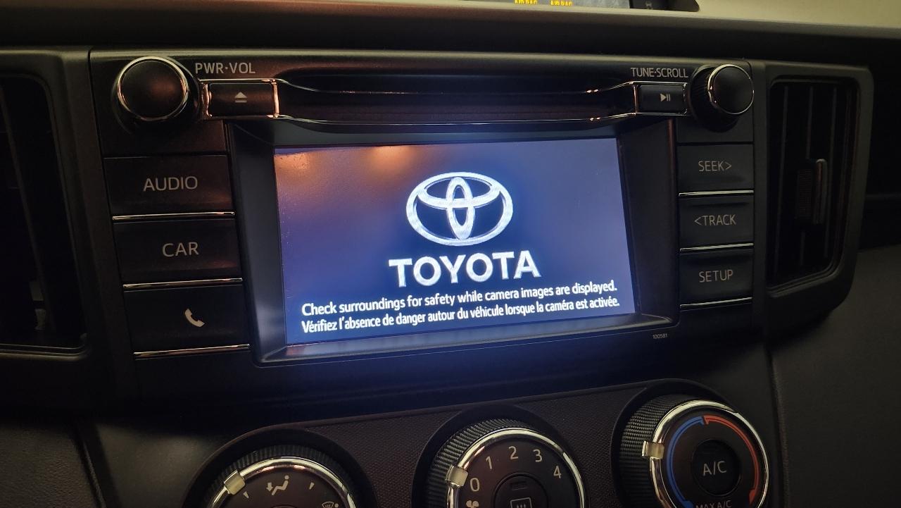 Toyota RAV4 LE AWD 2017