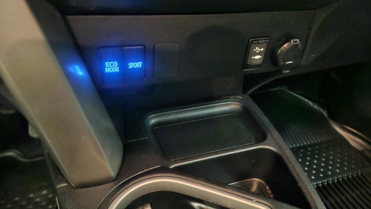 Toyota RAV4 LE AWD 2017