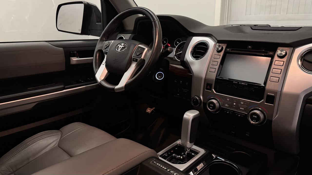 Toyota Tundra  2016
