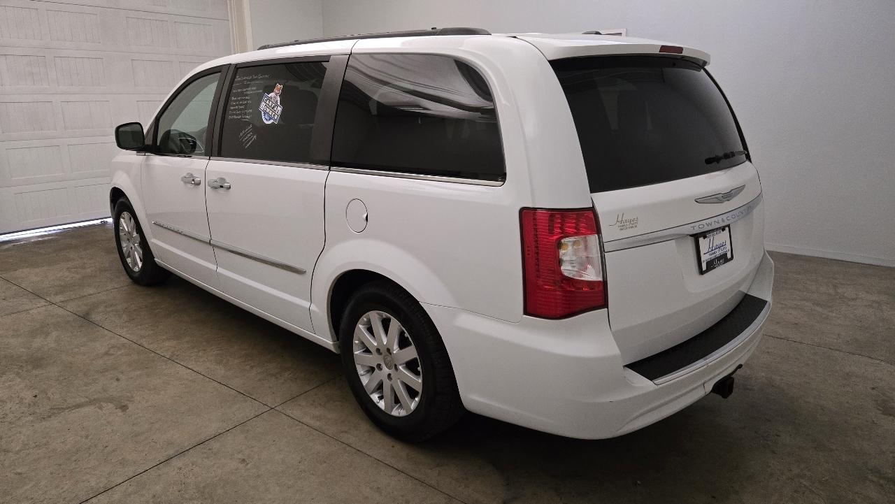 Chrysler Town & Country Touring 2016