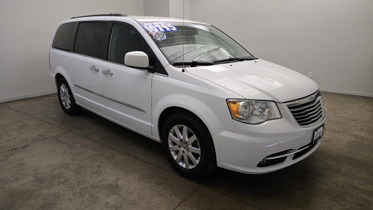 Chrysler Town & Country Touring 2016