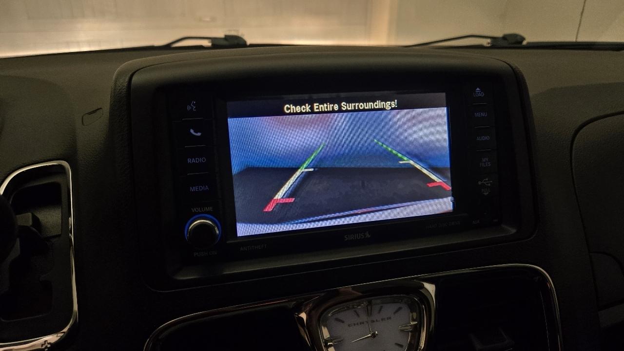 Chrysler Town & Country Touring 2016
