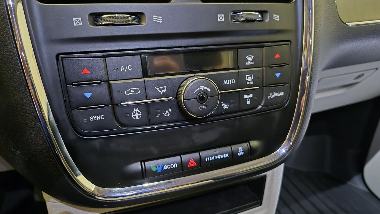 Chrysler Town & Country Touring 2016