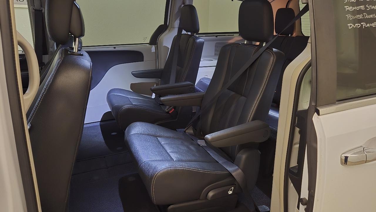 Chrysler Town & Country Touring 2016