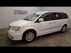 2016 Chrysler Town & Country 