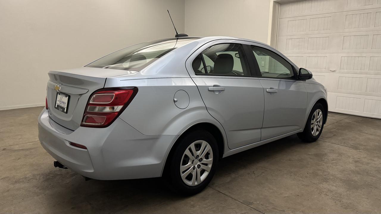 Chevrolet Sonic LS 2017