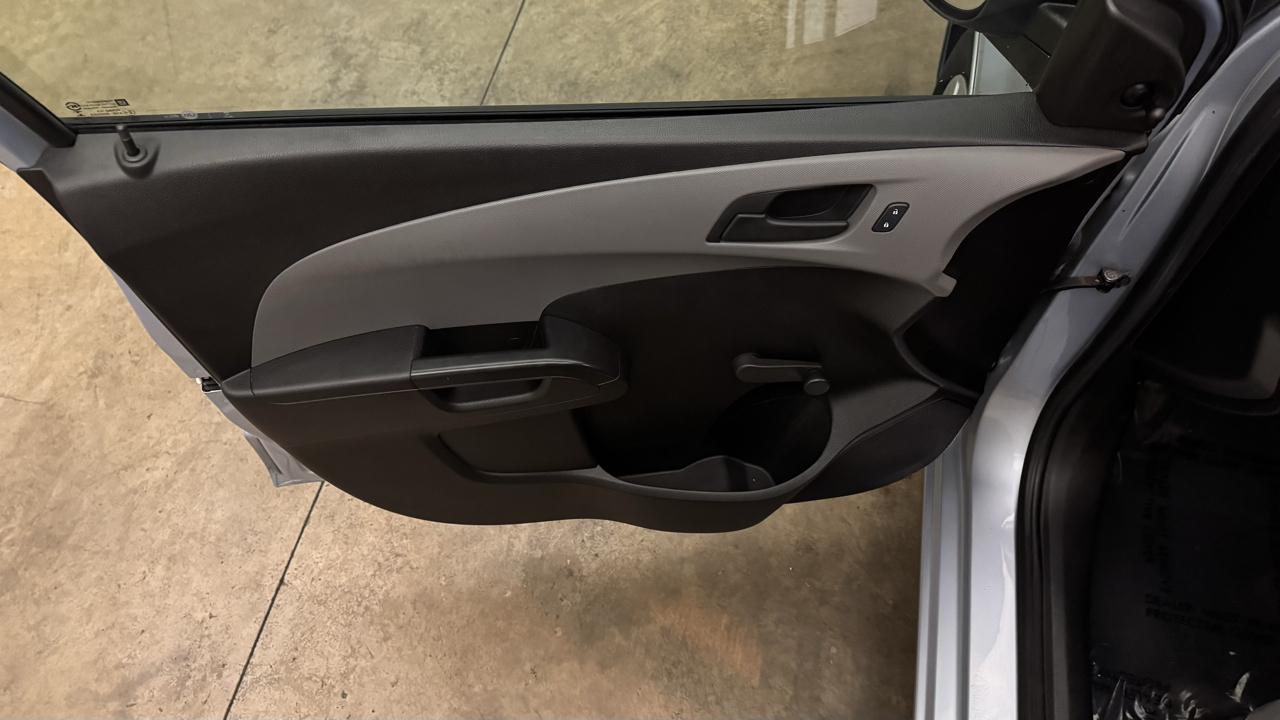 Chevrolet Sonic LS 2017
