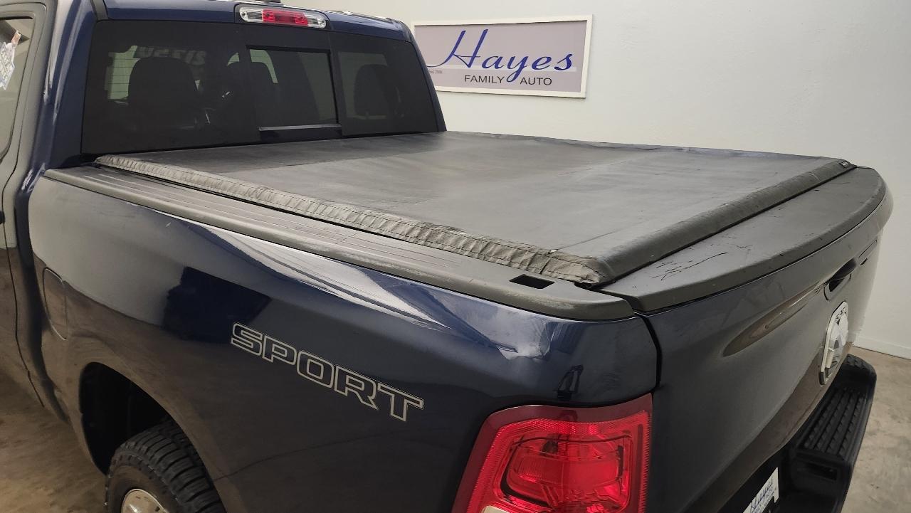 RAM 1500 Big Horn Crew Cab 4WD 2021