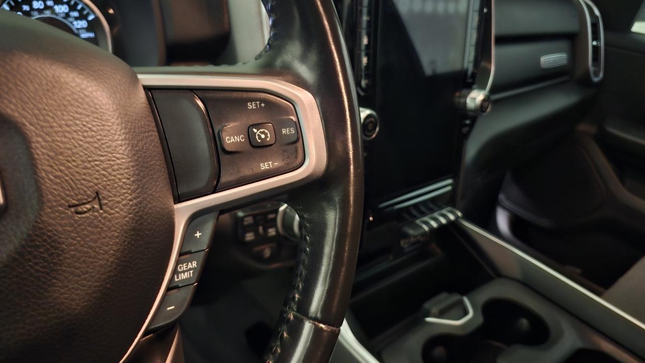 RAM 1500 Big Horn Crew Cab 4WD 2021