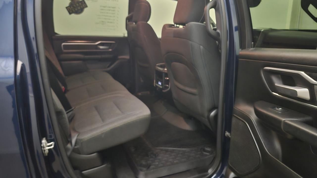 RAM 1500 Big Horn Crew Cab 4WD 2021