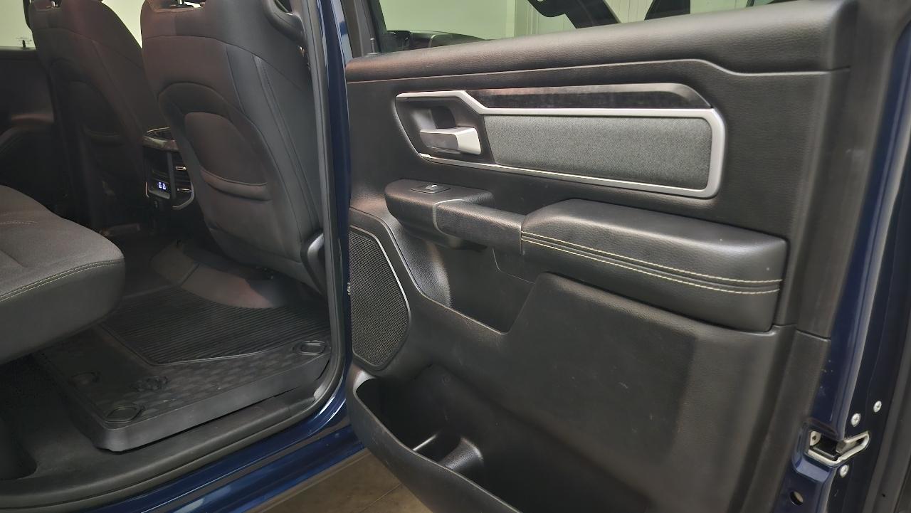 RAM 1500 Big Horn Crew Cab 4WD 2021