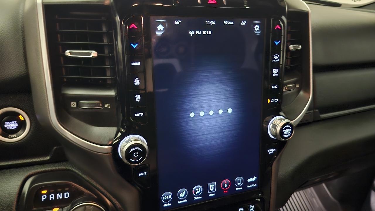 RAM 1500 Big Horn Crew Cab 4WD 2021