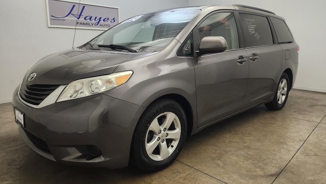 Toyota Sienna LE 2014