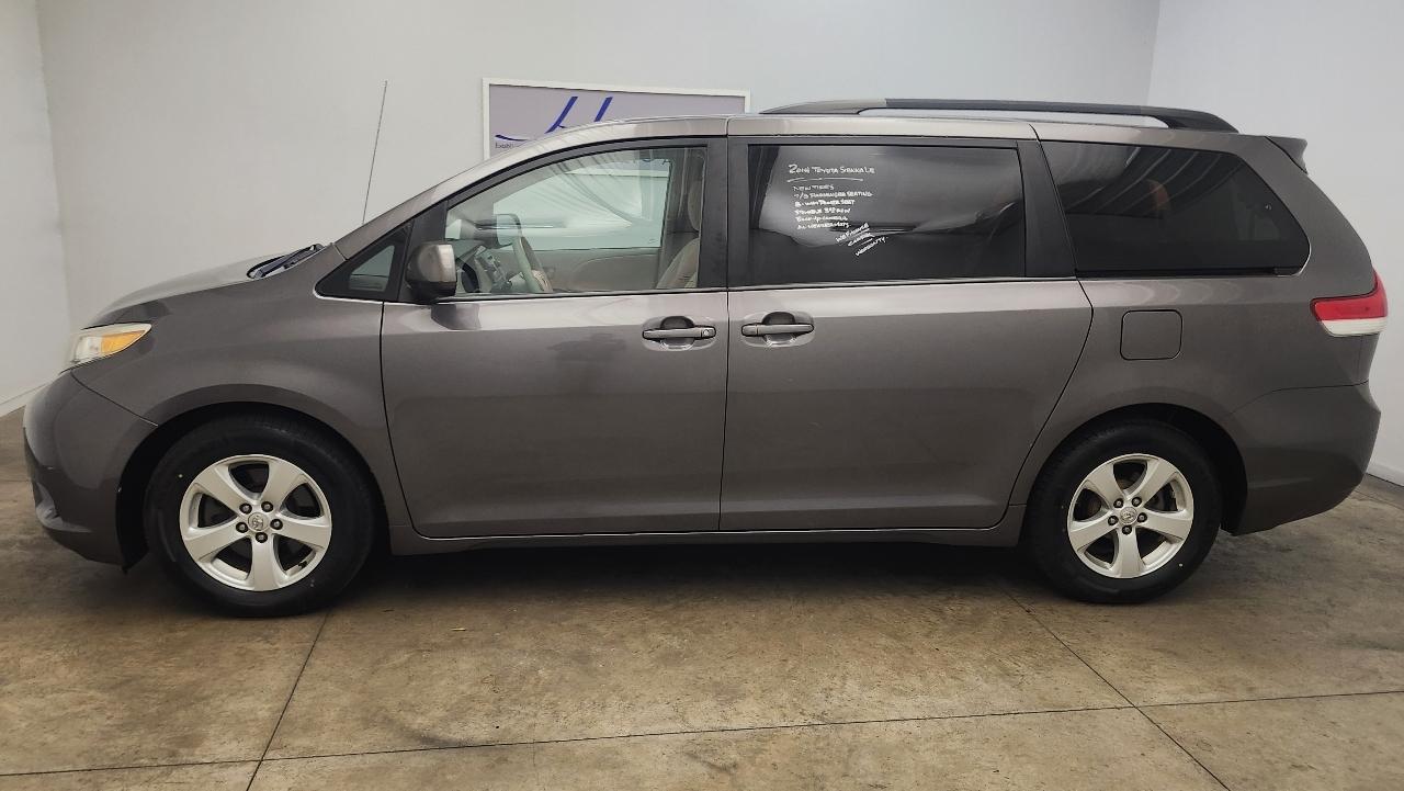 Toyota Sienna LE 2014