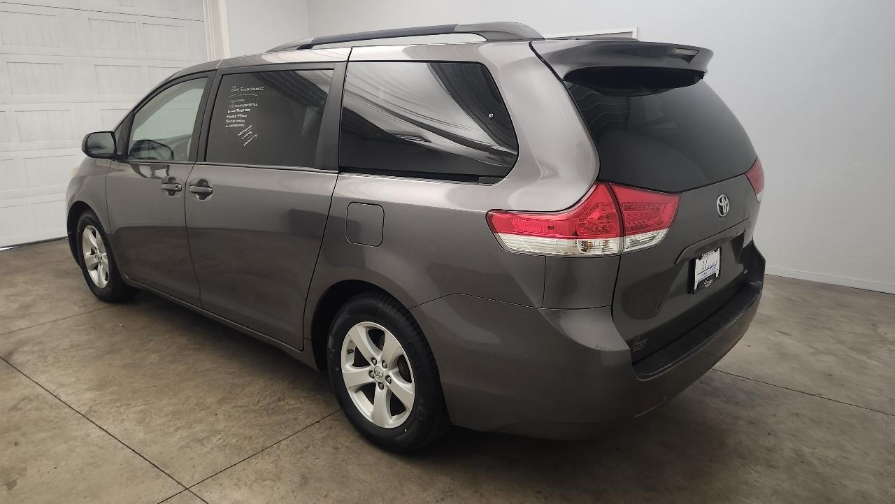 Toyota Sienna LE 2014
