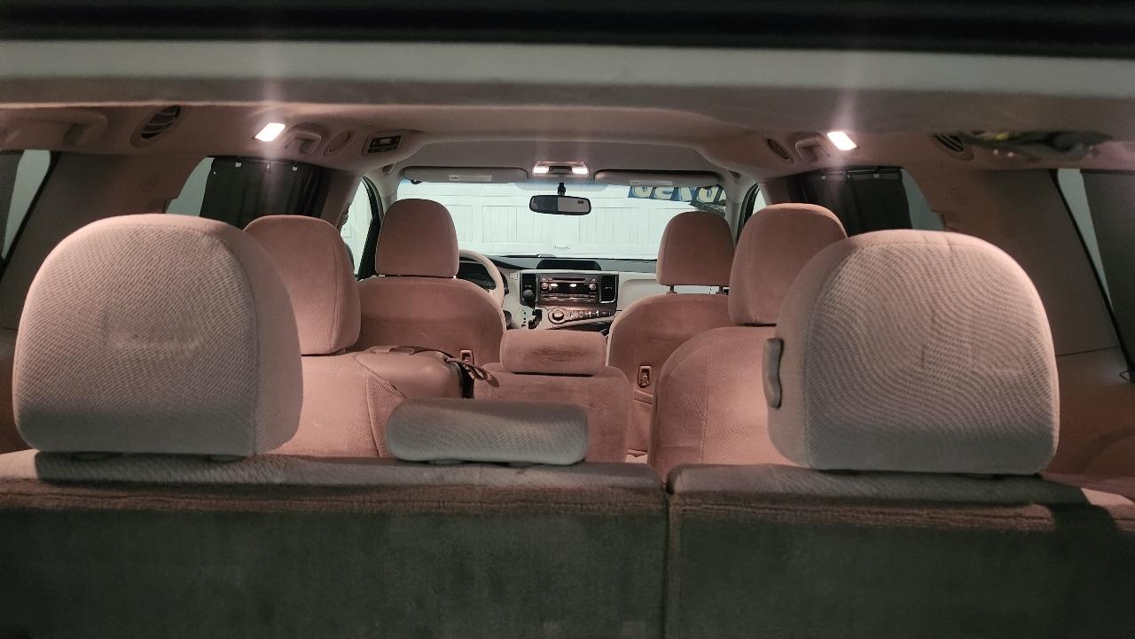 Toyota Sienna LE 2014