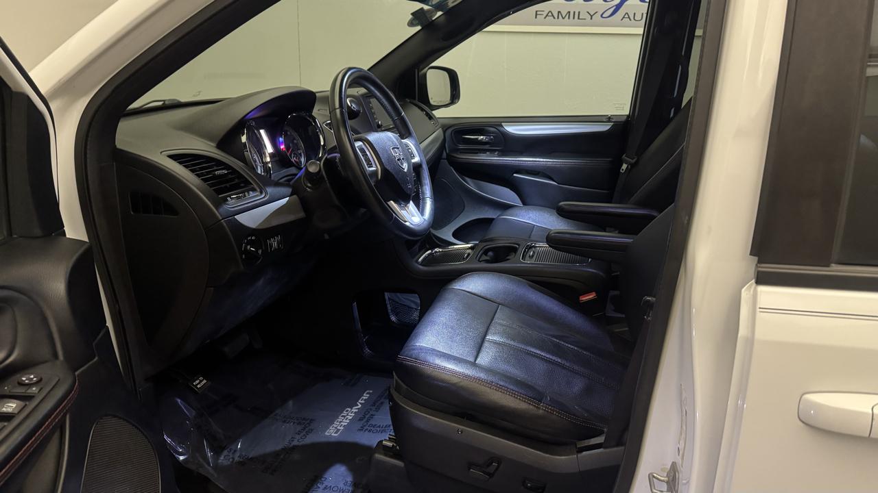 Dodge Grand Caravan R/T 2016