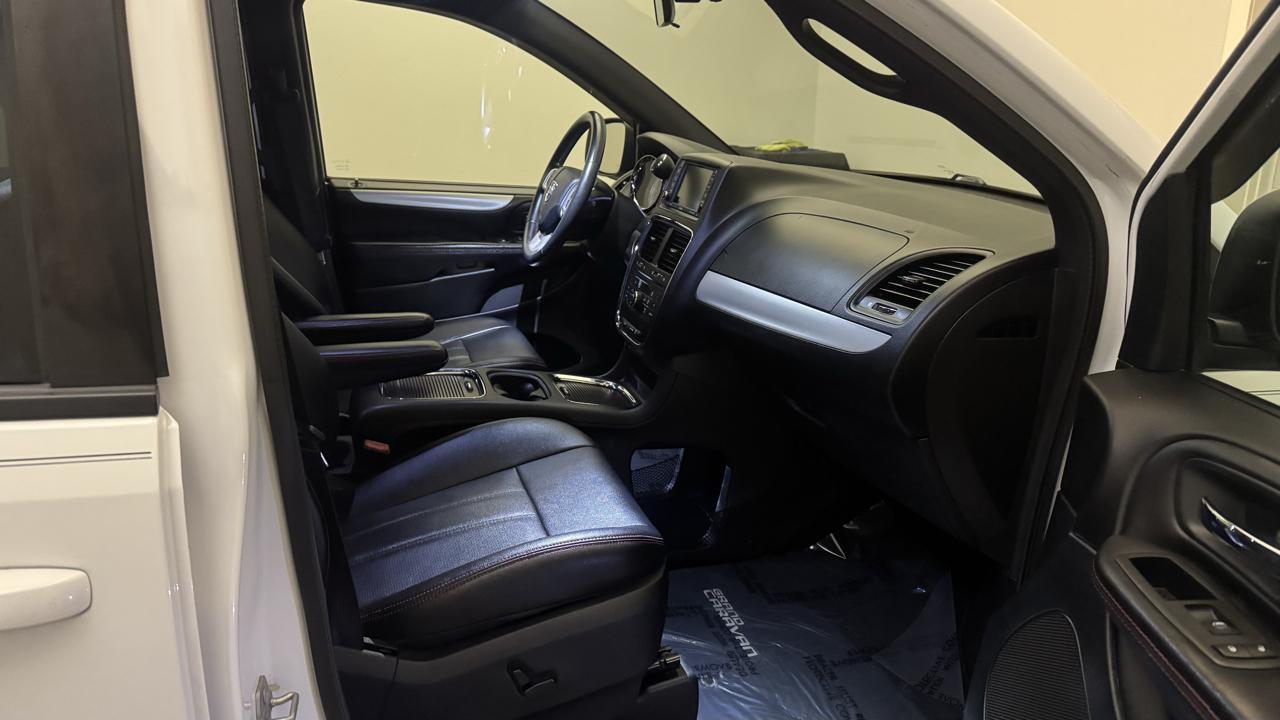 Dodge Grand Caravan R/T 2016