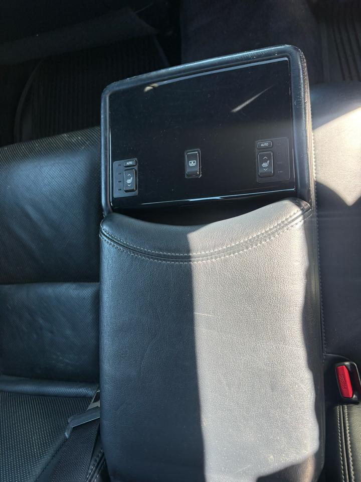 Lexus LS 460 Luxury Sedan AWD 2013