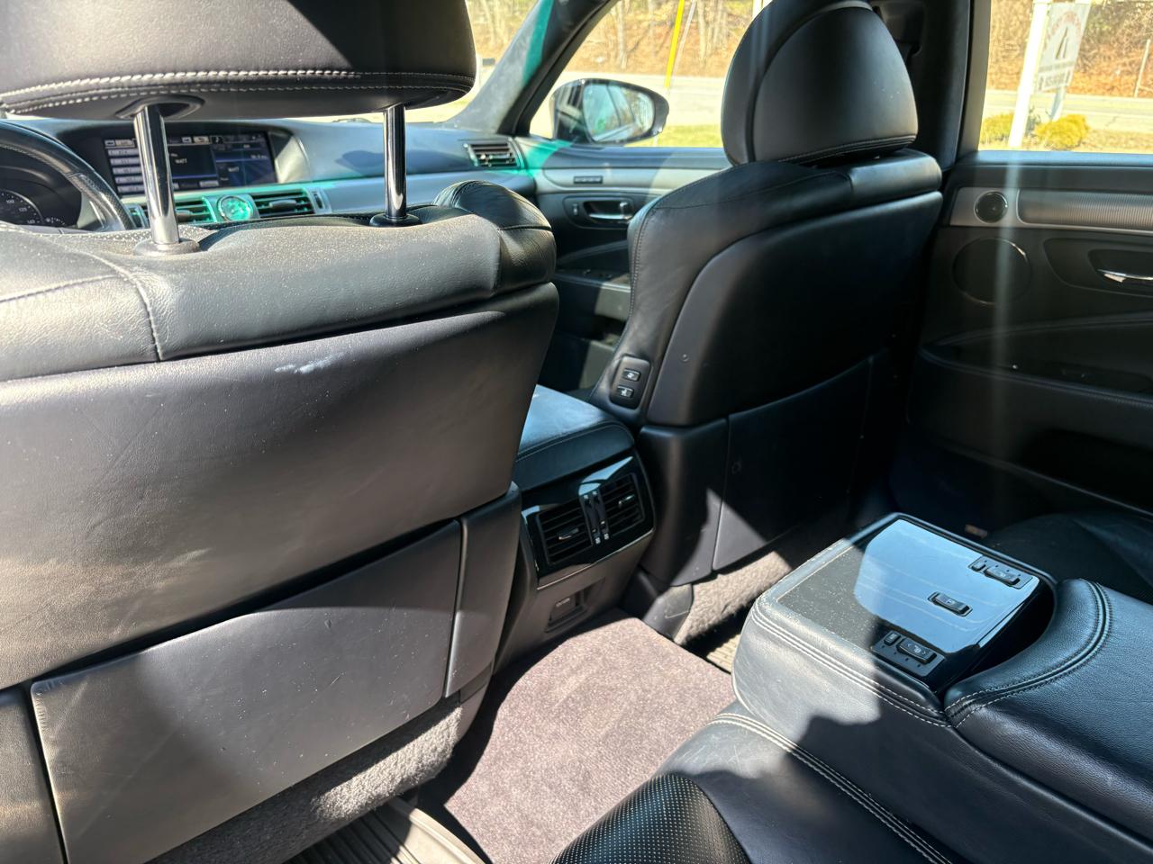 Lexus LS 460 Luxury Sedan AWD 2013