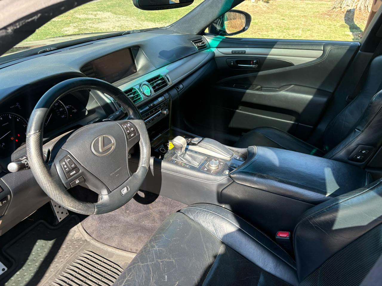 Lexus LS 460 Luxury Sedan AWD 2013