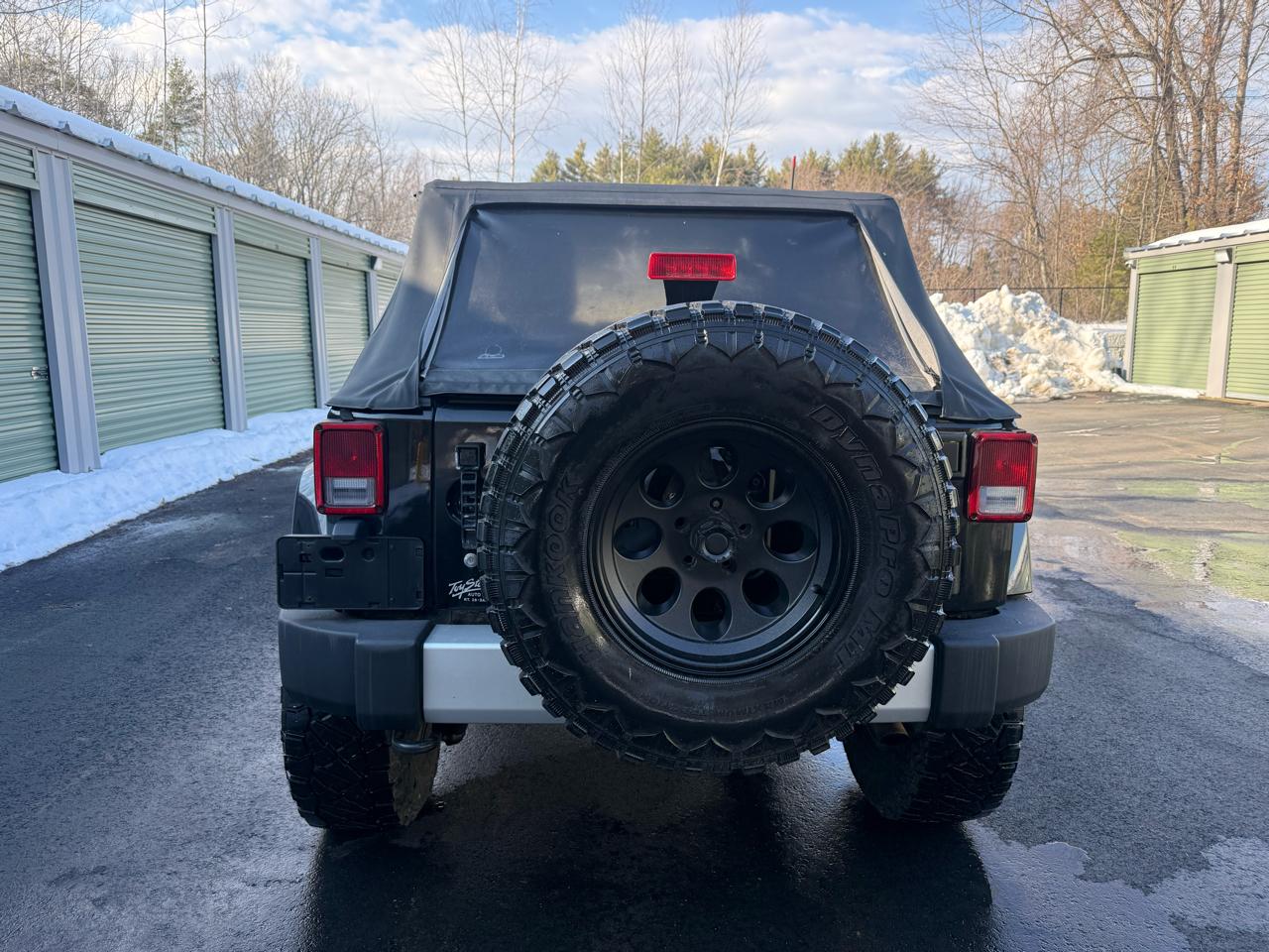 Jeep Wrangler Unlimited Sahara 4WD 2012