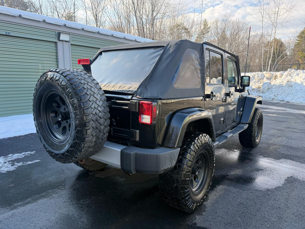 Jeep Wrangler Unlimited Sahara 4WD 2012