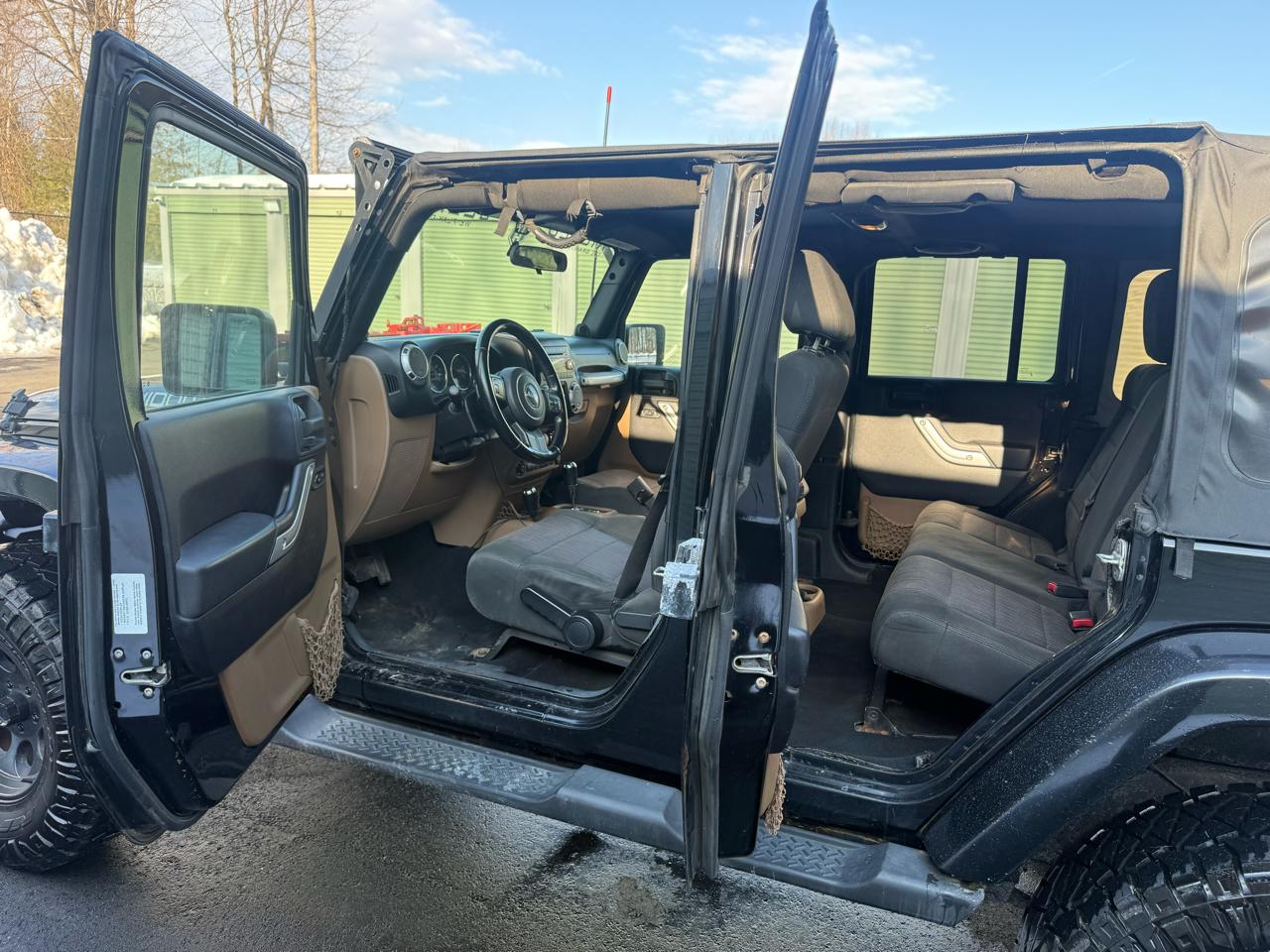 Jeep Wrangler Unlimited Sahara 4WD 2012