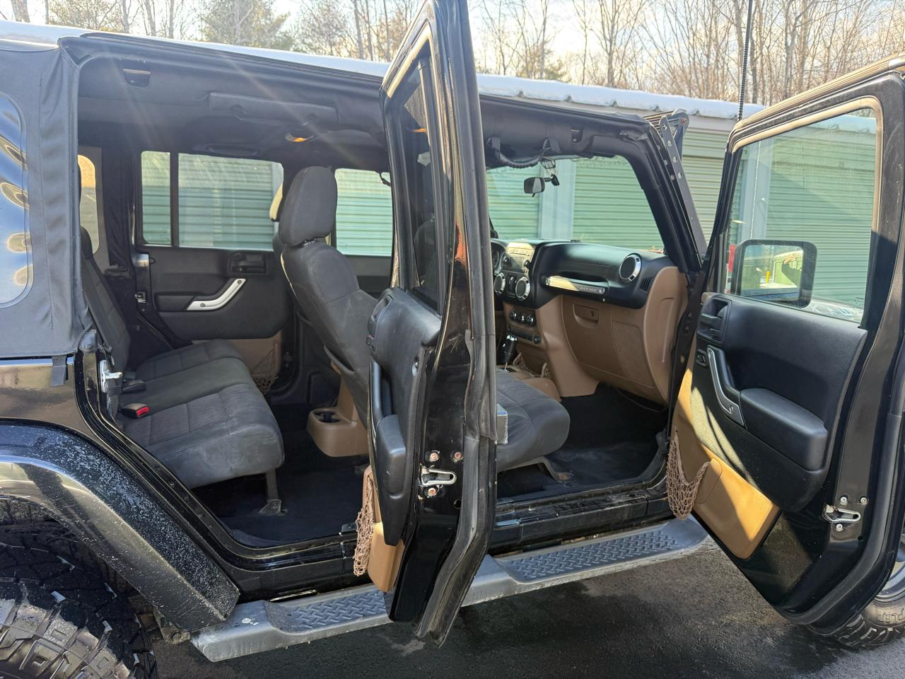 Jeep Wrangler Unlimited Sahara 4WD 2012