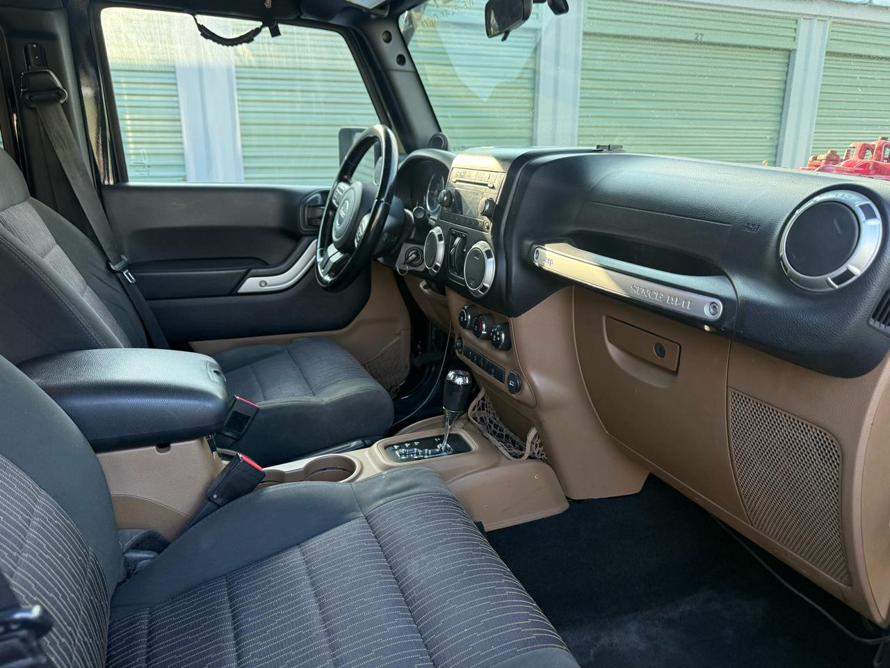 Jeep Wrangler Unlimited Sahara 4WD 2012