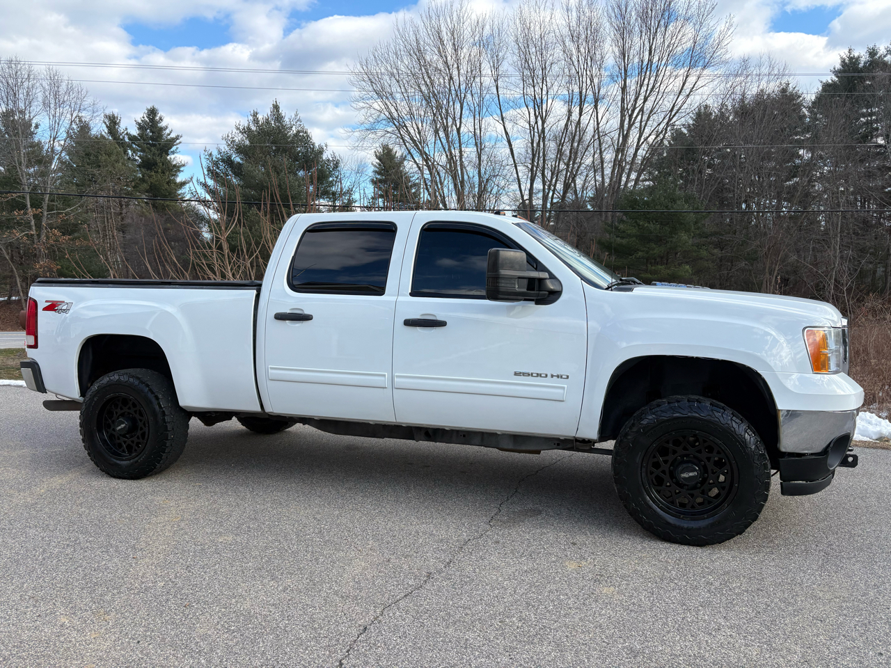 GMC Sierra 2500HD SLE Crew Cab 4WD 2011