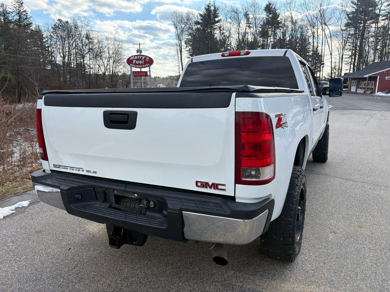 GMC Sierra 2500HD SLE Crew Cab 4WD 2011