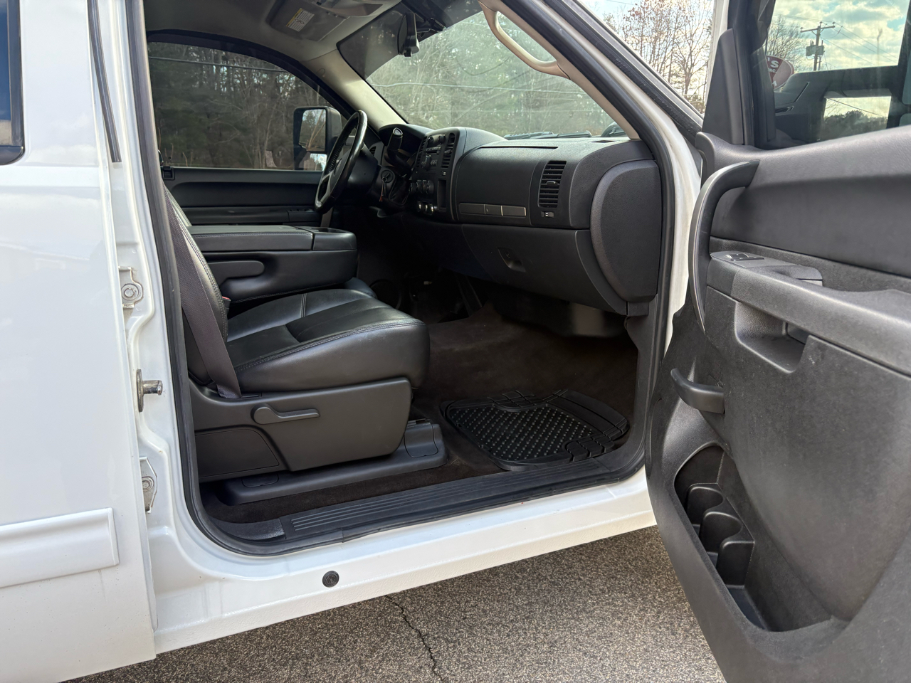 GMC Sierra 2500HD SLE Crew Cab 4WD 2011