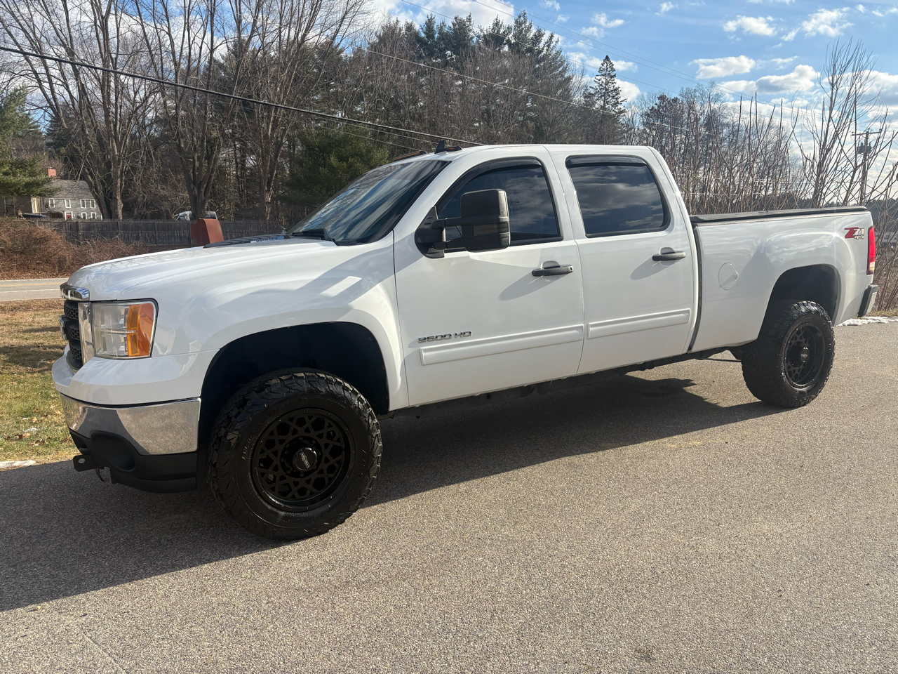GMC Sierra 2500HD SLE Crew Cab 4WD 2011