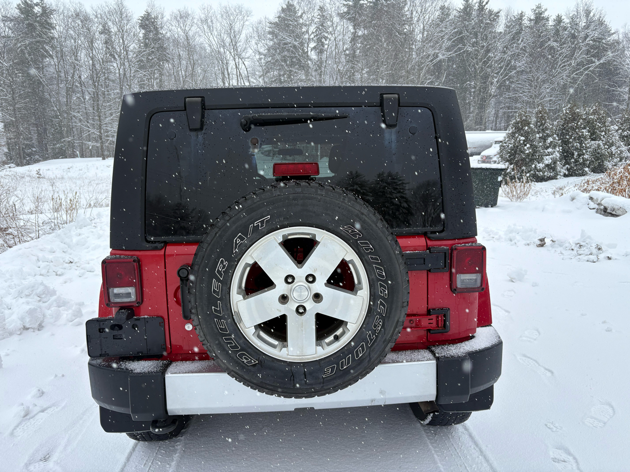 Jeep Wrangler Unlimited Sahara 4WD 2011